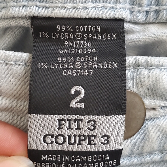 Denim shorts - Picture 3 of 3